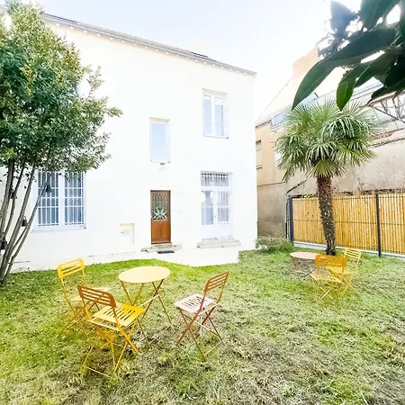 L'iris Du Commando-t2 Cosy A 100m De La *