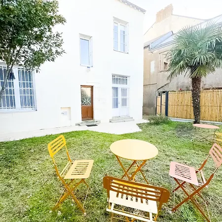 L'iris Du Commando-t2 Cosy A 100m De La *